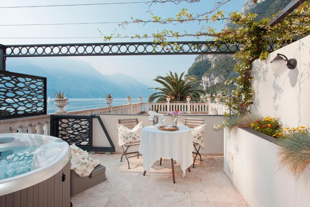 Jacuzzi Bellavista Hotel Deluxe Apartments Lago di Garda