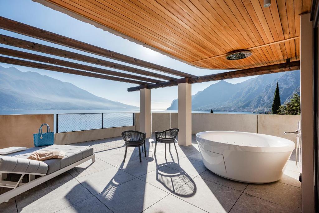 Jacuzzi Hotel EALA My Lakeside Dream Lago di Garda